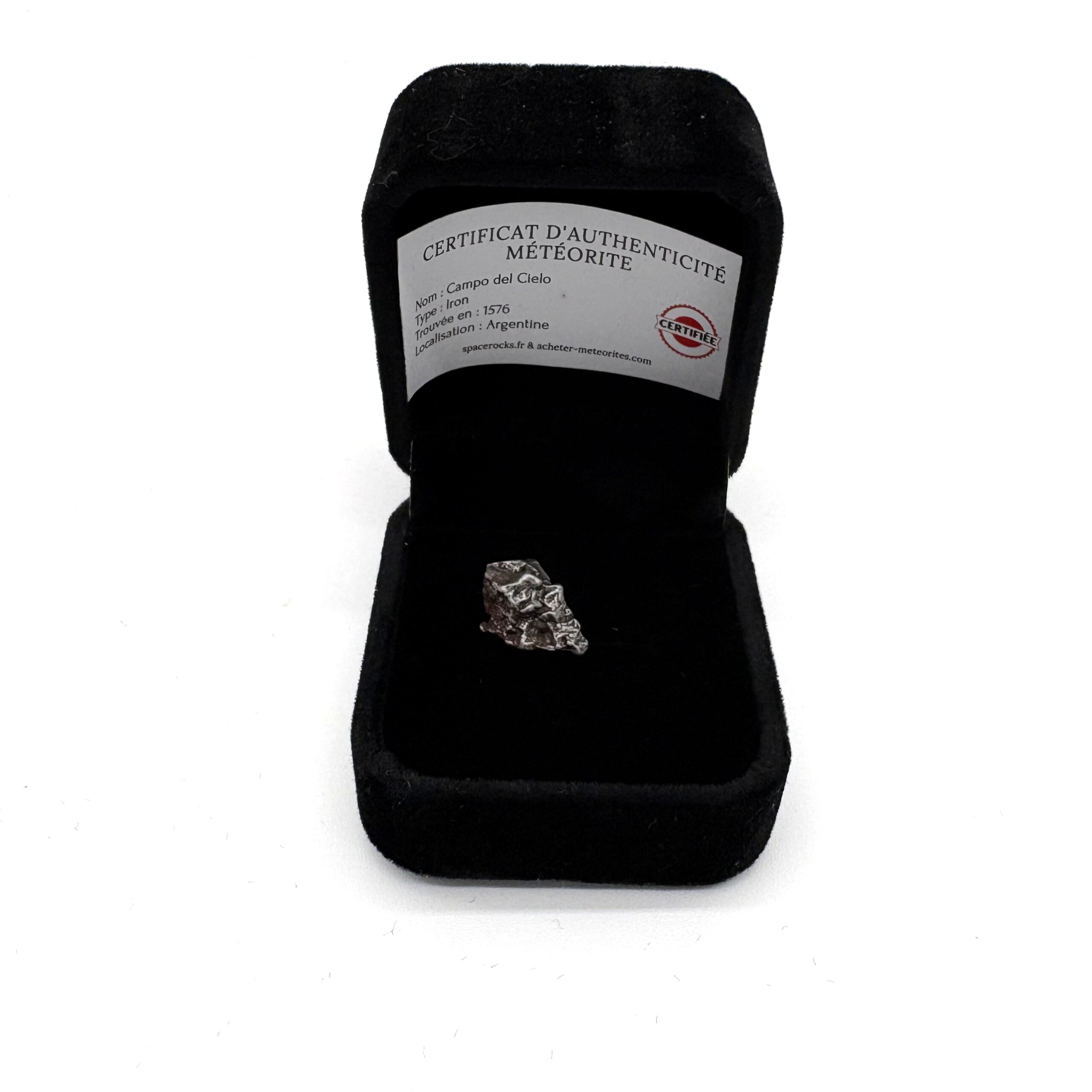 Meteoritenfragment Campo del cielo in einer schwarzen Schachtel (1)