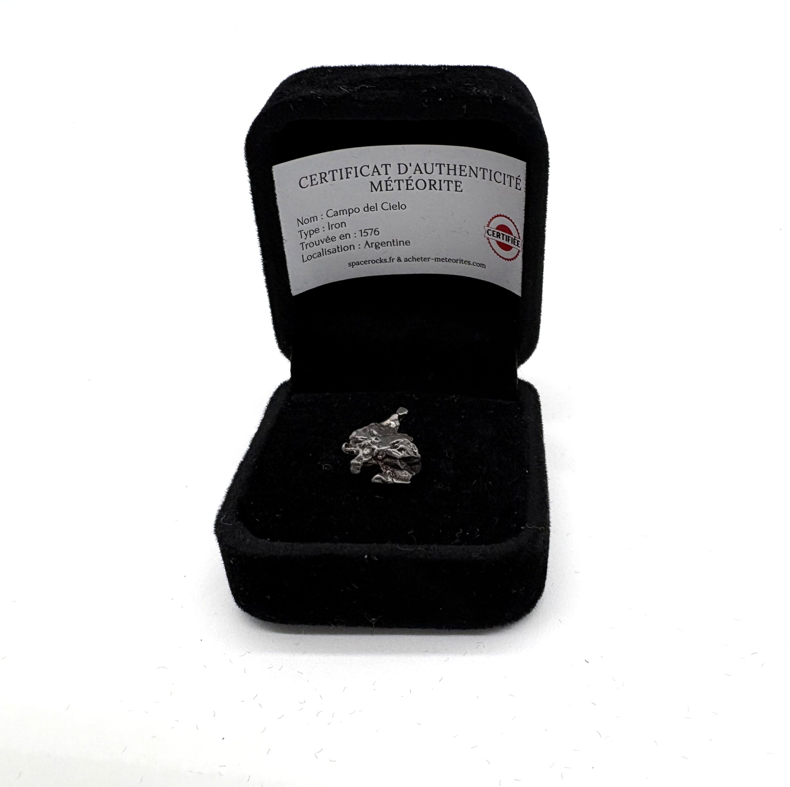 Meteoritenfragment Campo del cielo in einer schwarzen Schachtel (7)