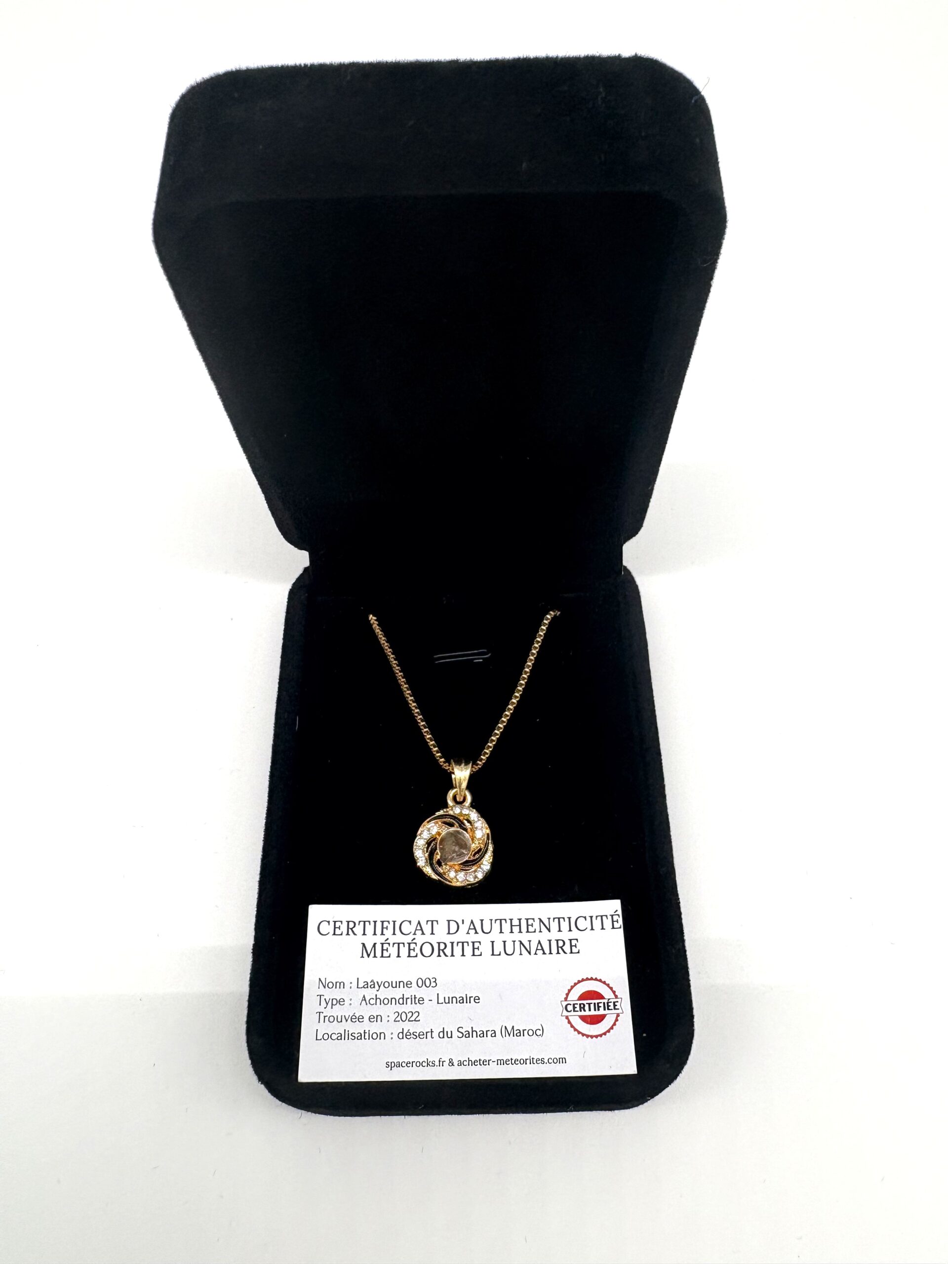 goldener Anhänger Halskette Meteorit Mond Laayoune 003