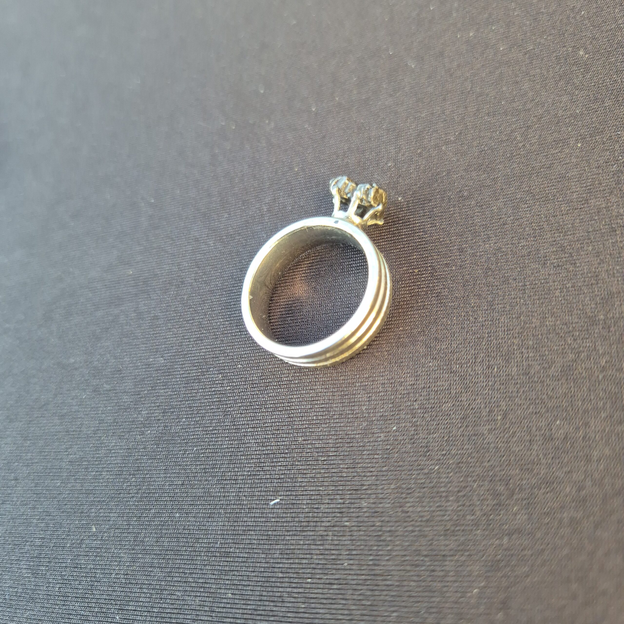 bague design moderne météorite