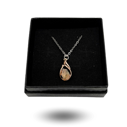 Halskette aus Naturstein mit Impaktit aus libyschem Glas