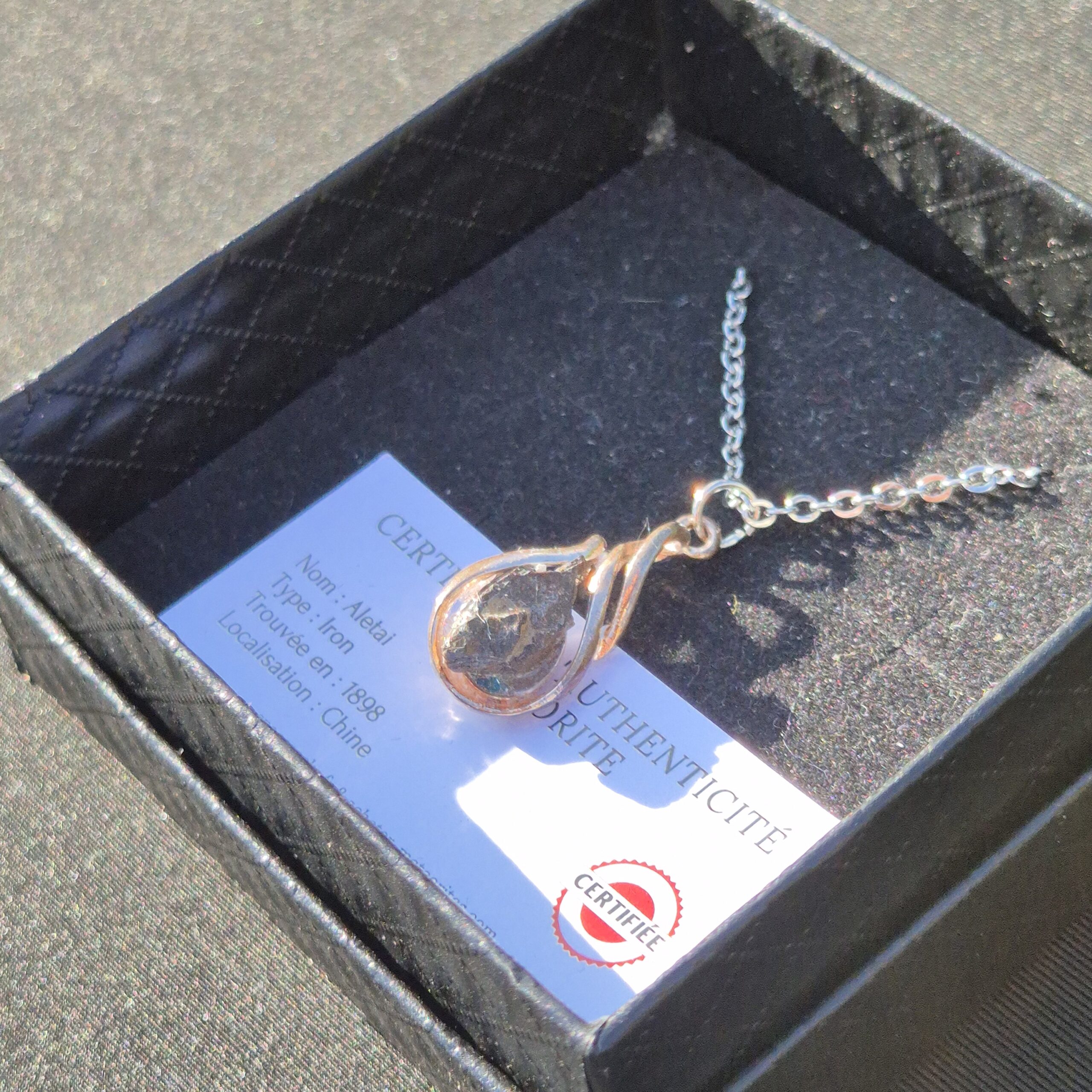 pendentif goutte météorite