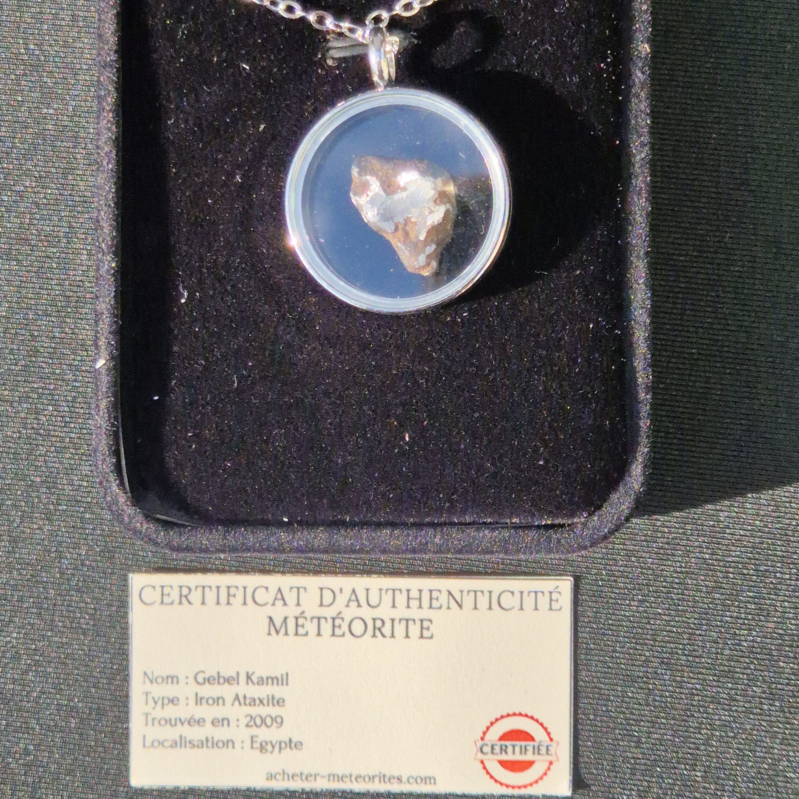 transparente Medaillonkette Meteorit Ägypten